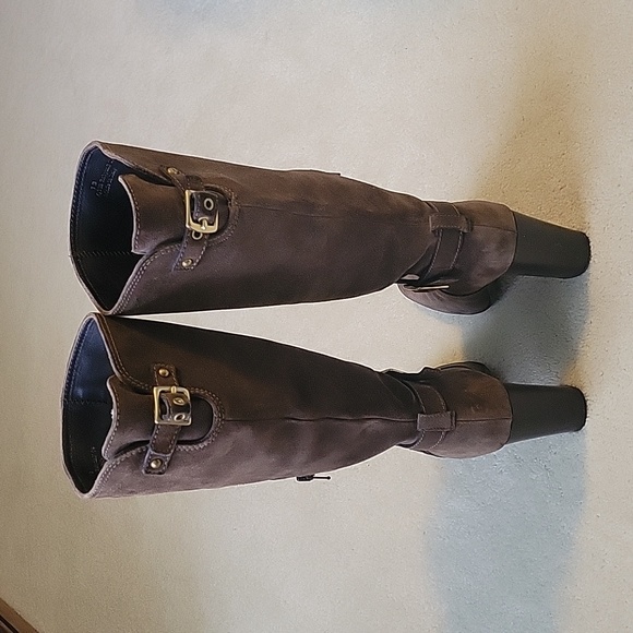 Coach Size 7 Brown Suade Boots - Picture 9 of 10